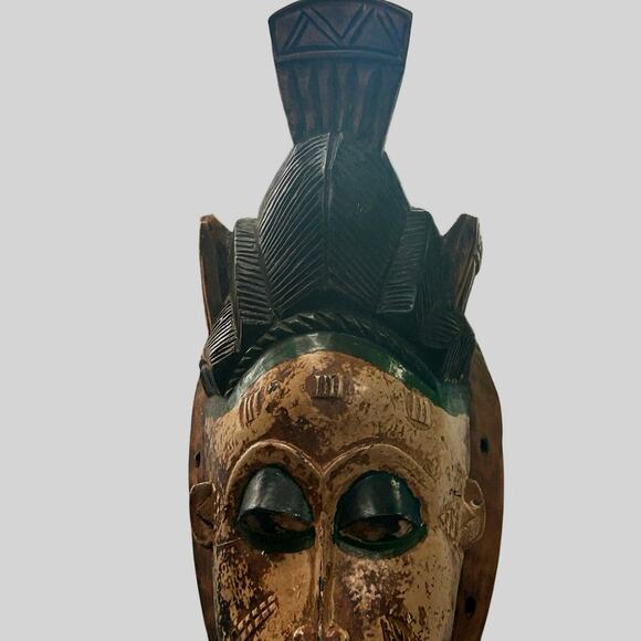 Carved Wooden Wall Hanging from the Sepik River of Papua New Guinea - Picture 8 of 14